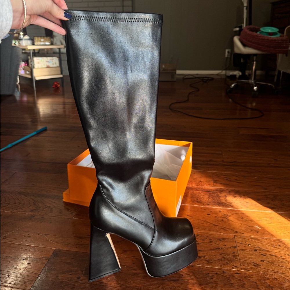 Black Platform Heeled Boots NWOT